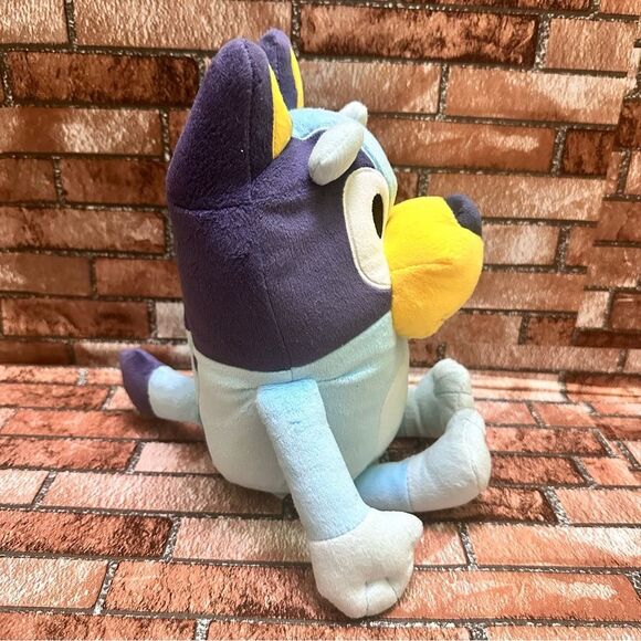 Bluey Sound effects talking stuffed interactive toy 12” - Picture 4 of 8